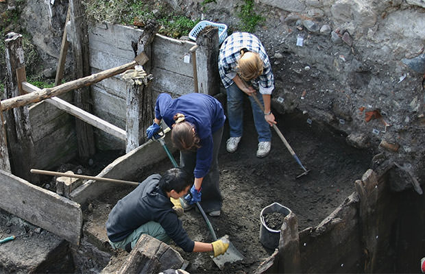 bigstock-Archeologists-At-Work--949146