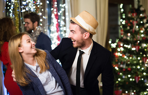 how-to-get-your-crush-at-a-christmas-party